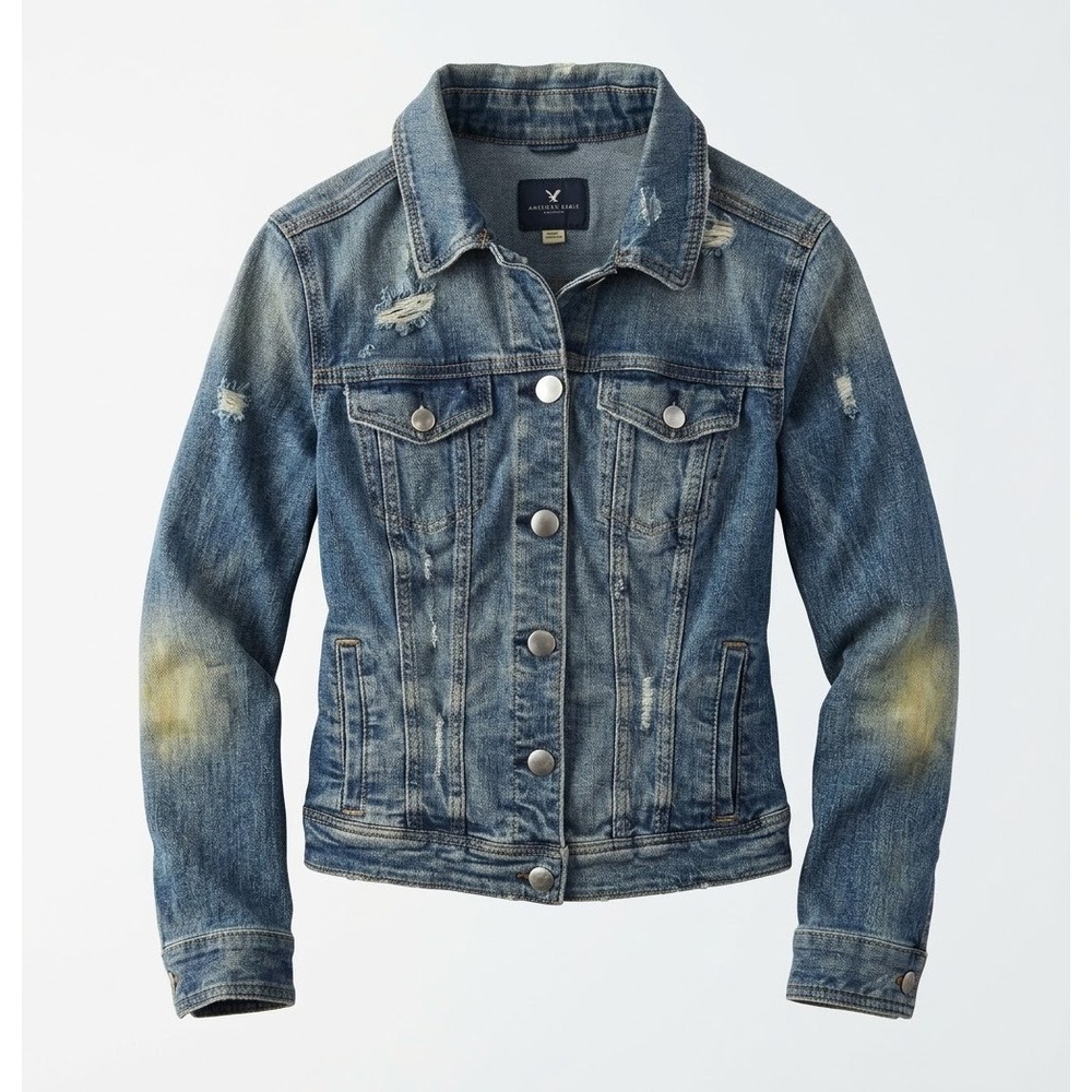 American Eagle Outfitters Distressed Women's Blue Denim Jean Jacket. Size M